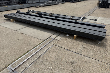 13.00 x 25.00m (325m²)